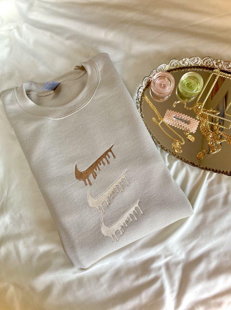 Vintage Beige Nike Sweatshirt