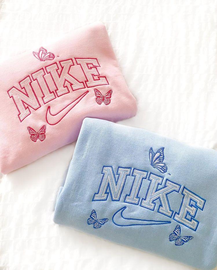Vintage Nike Embroidered Sweatshirt